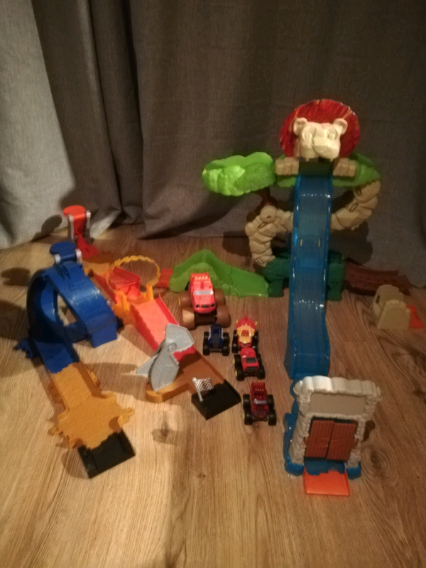 blaze animal island playset